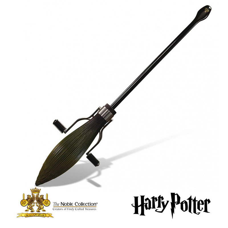 The Noble Collection Harry Potter: Nimbus 2001 Broom Ρεπλίκα μήκους 104εκ. σε Κλίμακα 1:1 NN7535