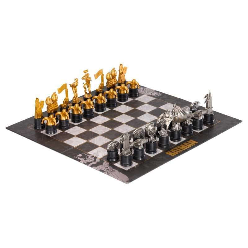 DC Comics Chess Set Batman vs. The Joker 47cm